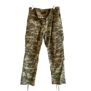 BACKBONE ~ Men’s camouflage Cargo pants made of durable quality material size M